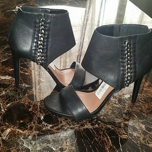 Beautiful Vince Camuto heels